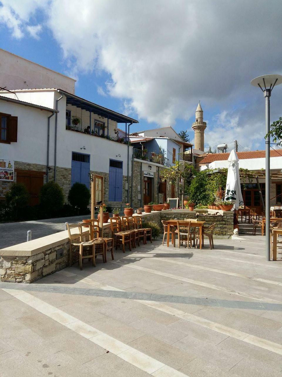 Romios * Kalavasos