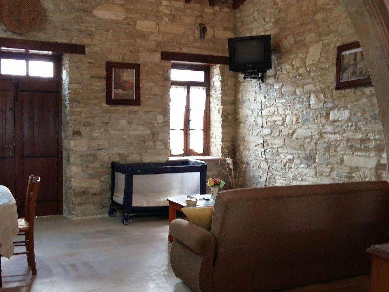 Romios Apartment