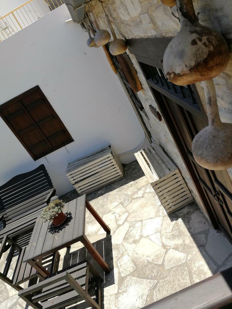 Romios * Kalavasos