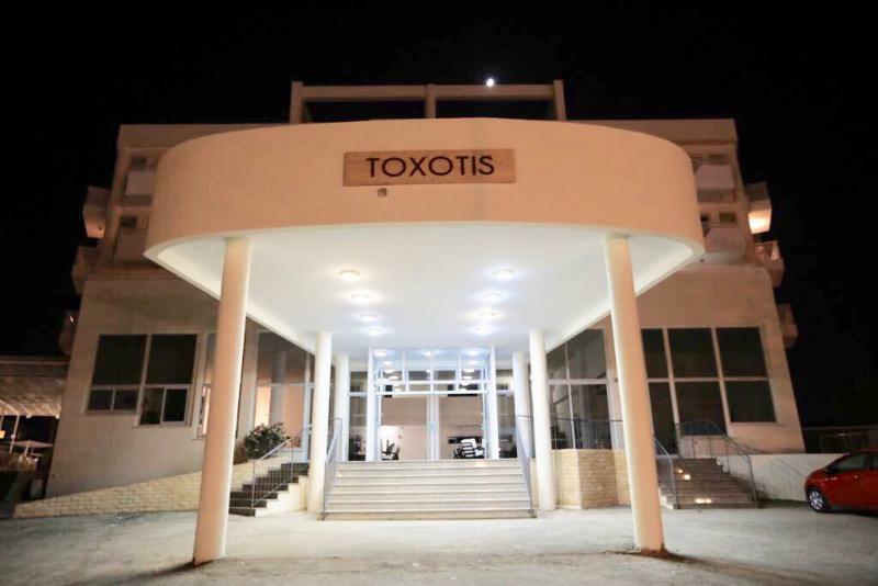 Toxotis 3*