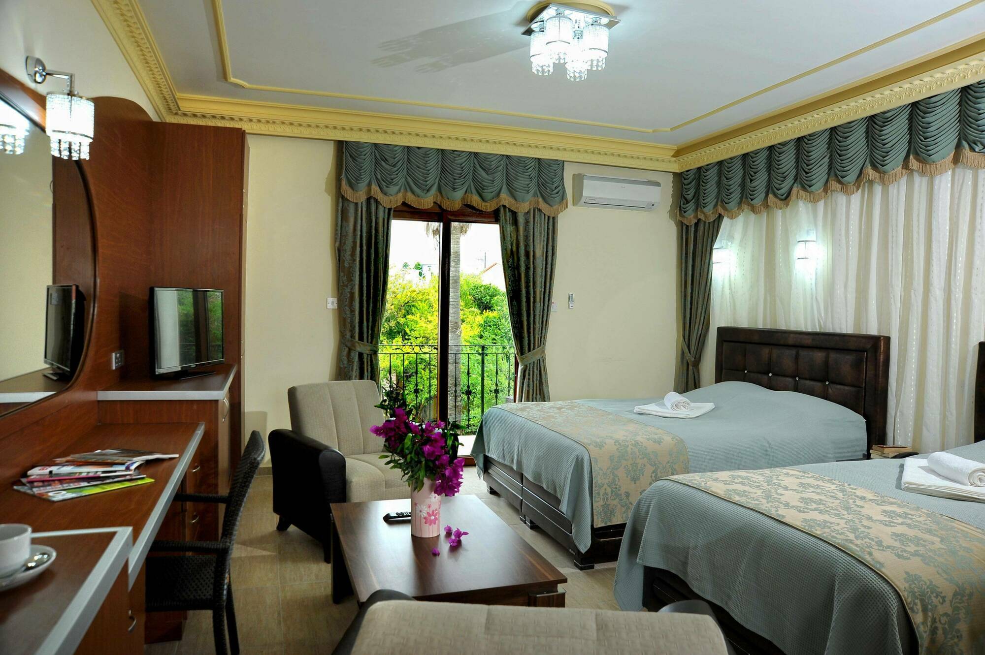 Hotel Riverside Garden 4*