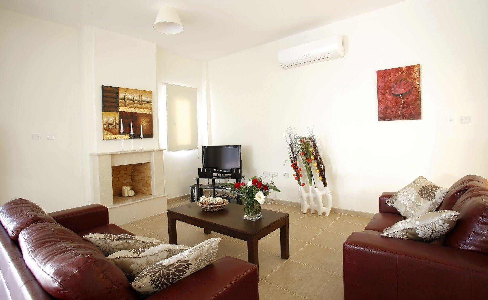 Delfini Villa *