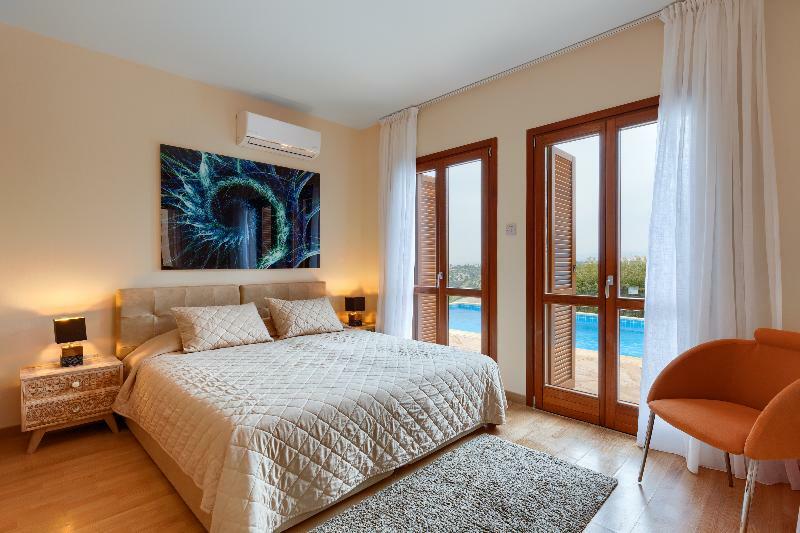 Aphrodite Hills Villa