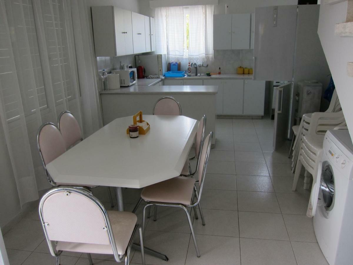 Spiros Seaside Villa *