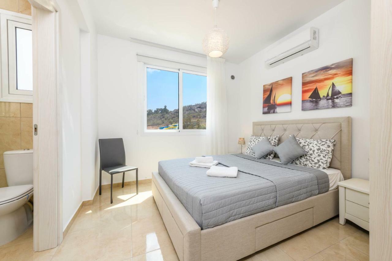 Bay Villa *