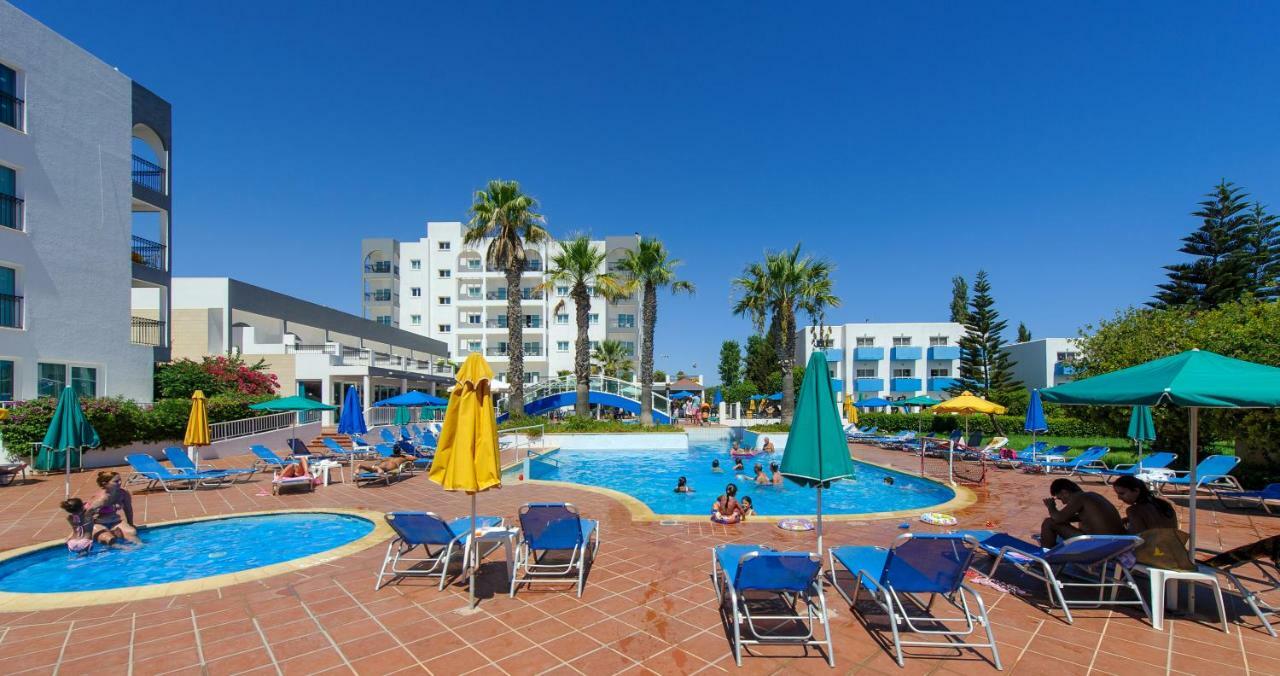 Paramount Aparthotel 4*