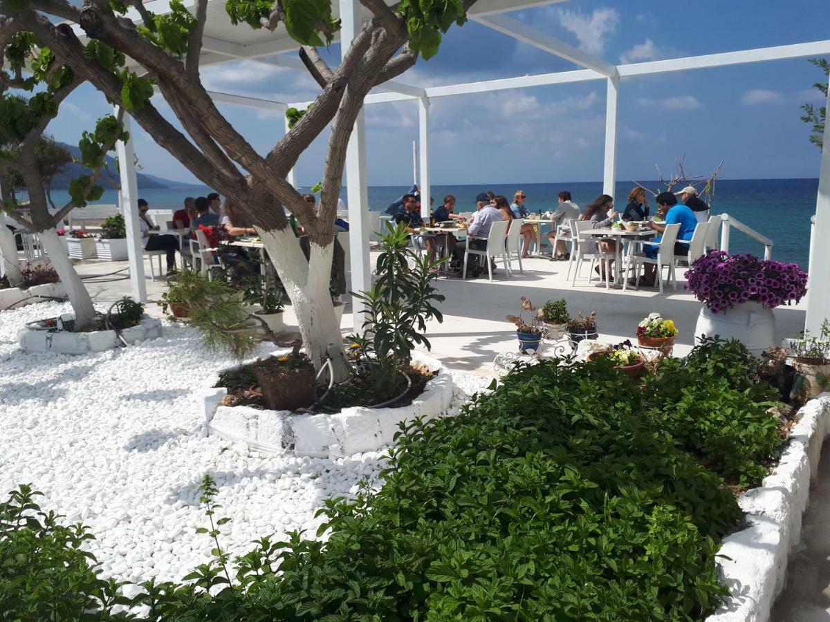 Periyiali Aparthotel