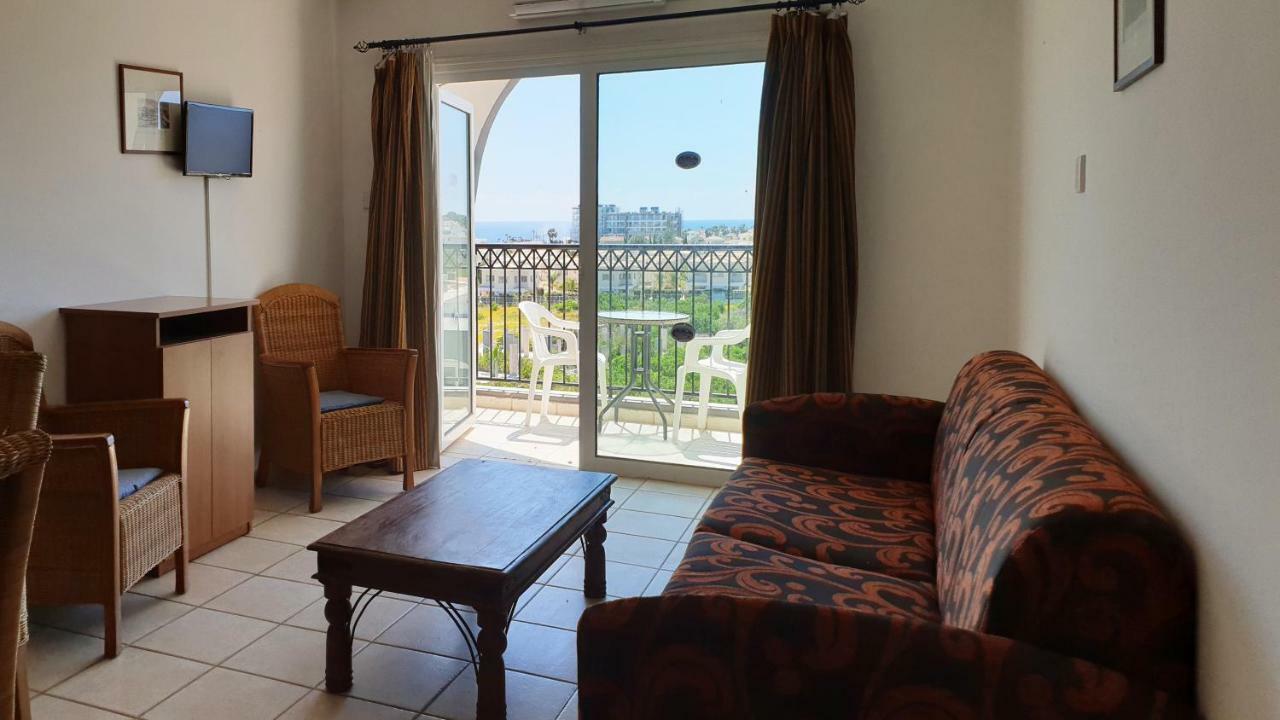 Paramount Aparthotel 4*