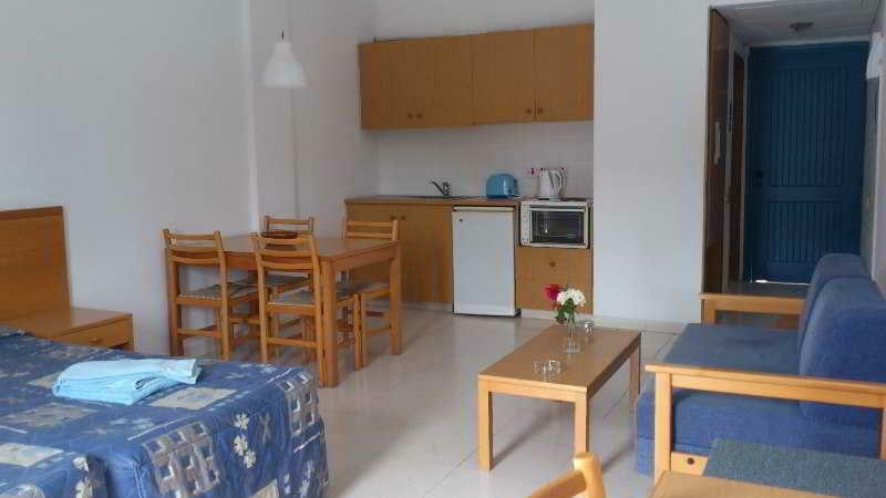 Hylatio Tourist Village Aparthotel 3*