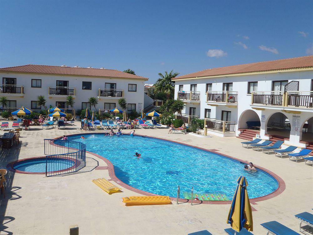 Cosmelenia Aparthotel Agia Napa