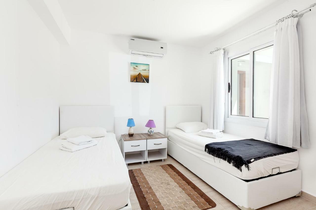 Seaview Selvi Village Apt