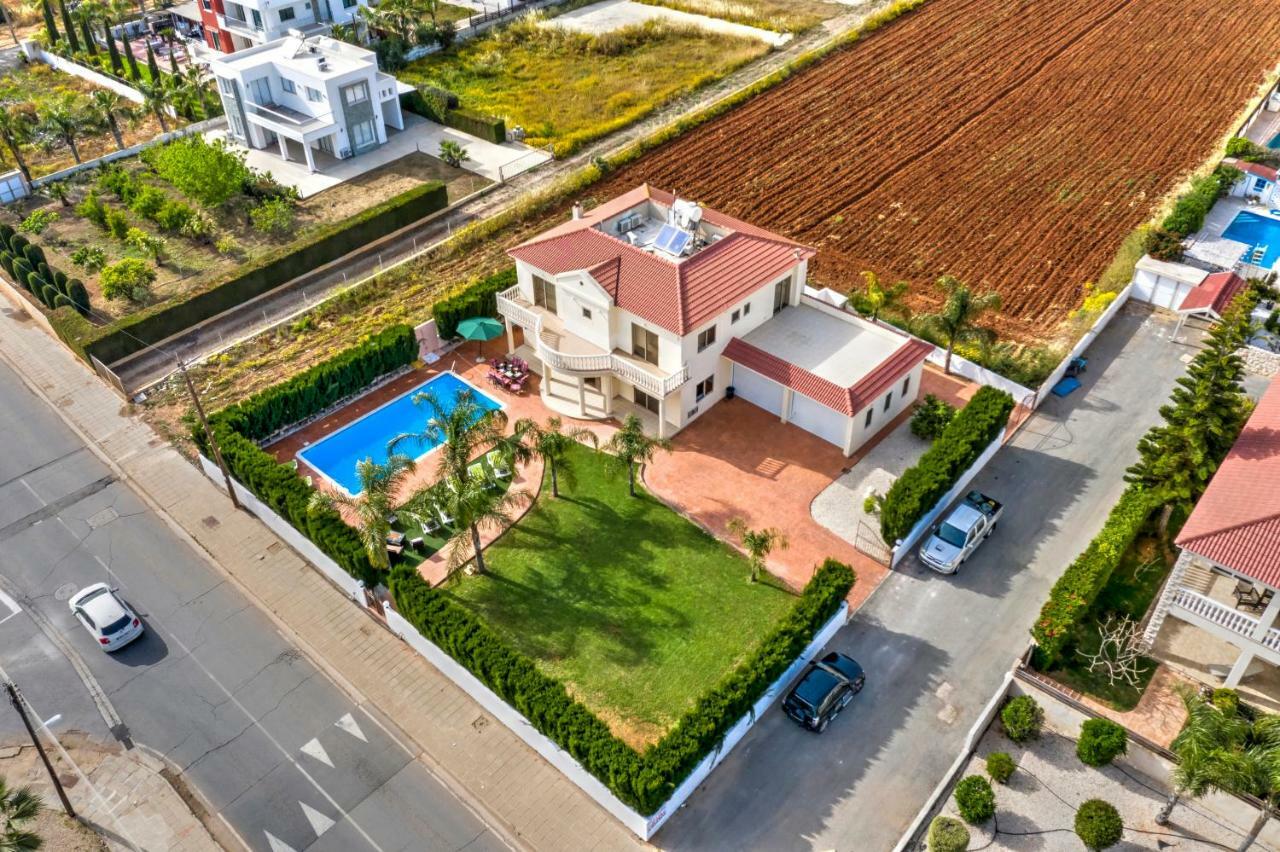 Holiday home Eva *