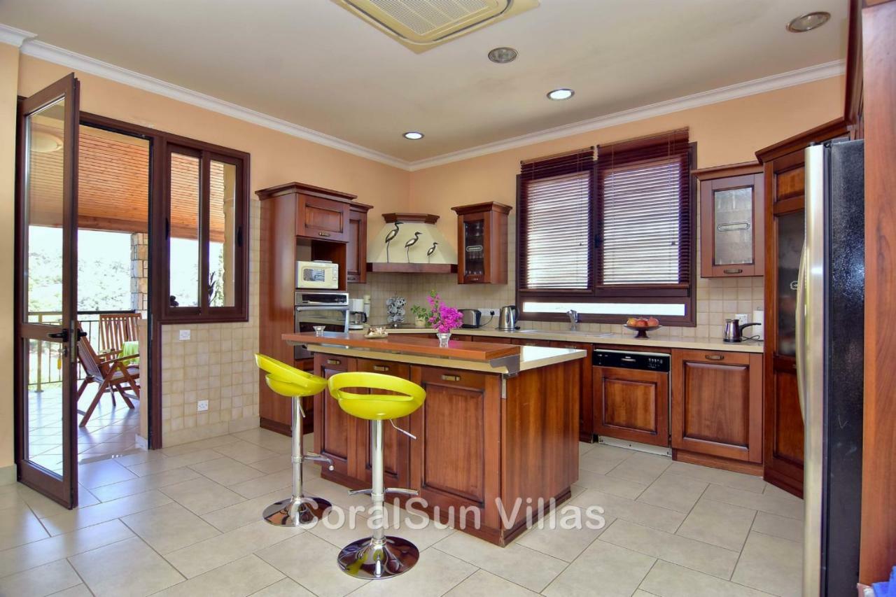 Amazing Luxury Villa, In Paphos, Extremely Large Pool. Jacuzzi, Gym, Games *