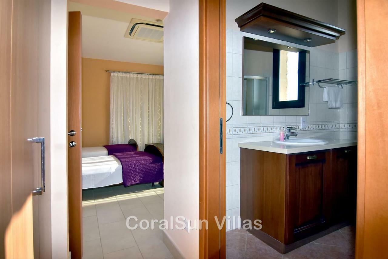 Amazing Luxury Villa, In Paphos, Extremely Large Pool. Jacuzzi, Gym, Games *