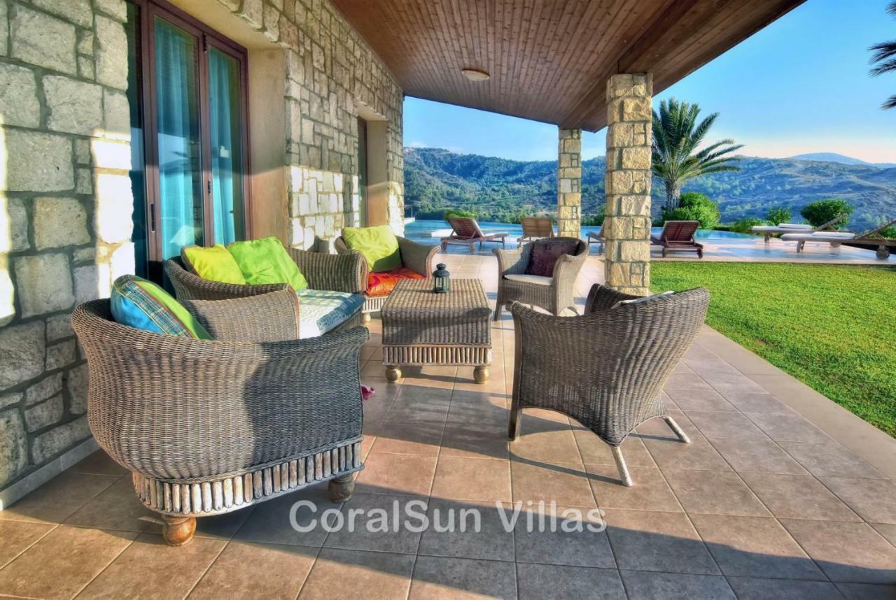 Amazing Luxury Villa, In Paphos, Extremely Large Pool. Jacuzzi, Gym, Games Villa Argaka