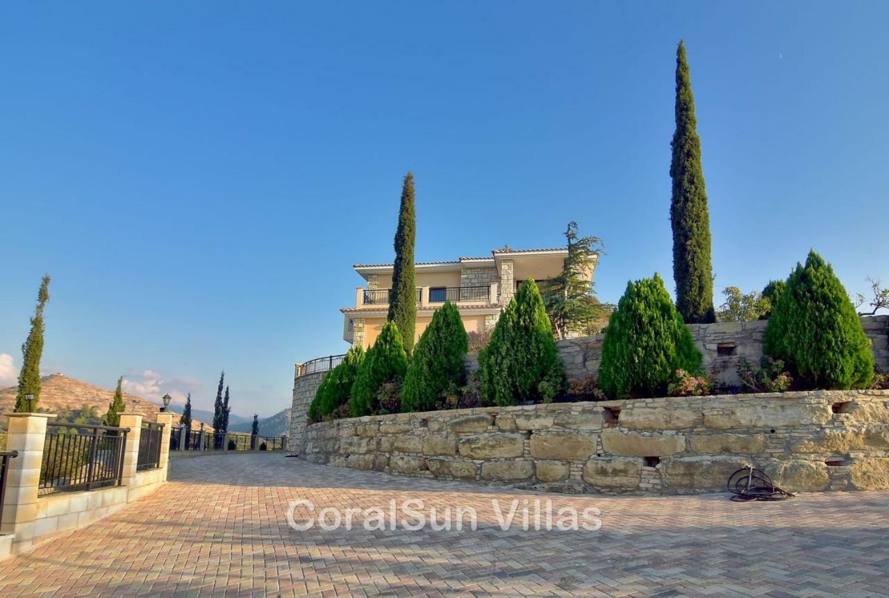 Amazing Luxury Villa, In Paphos, Extremely Large Pool. Jacuzzi, Gym, Games Villa