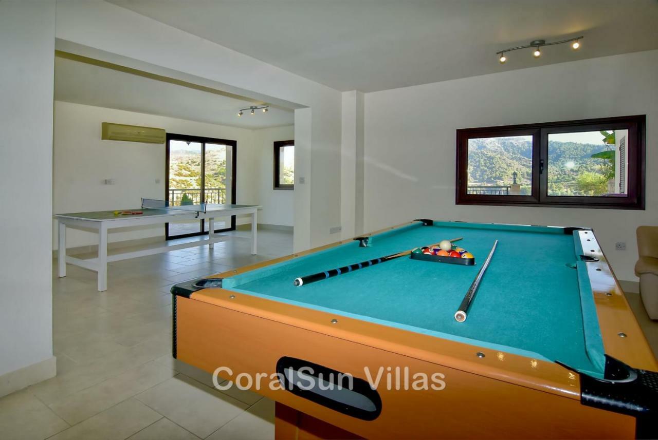 Villa Amazing Luxury Villa, In Paphos, Extremely Large Pool. Jacuzzi, Gym, Games Argaka