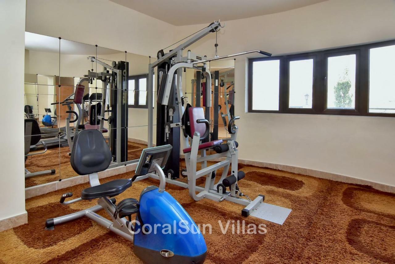 Villa Amazing Luxury Villa, In Paphos, Extremely Large Pool. Jacuzzi, Gym, Games *