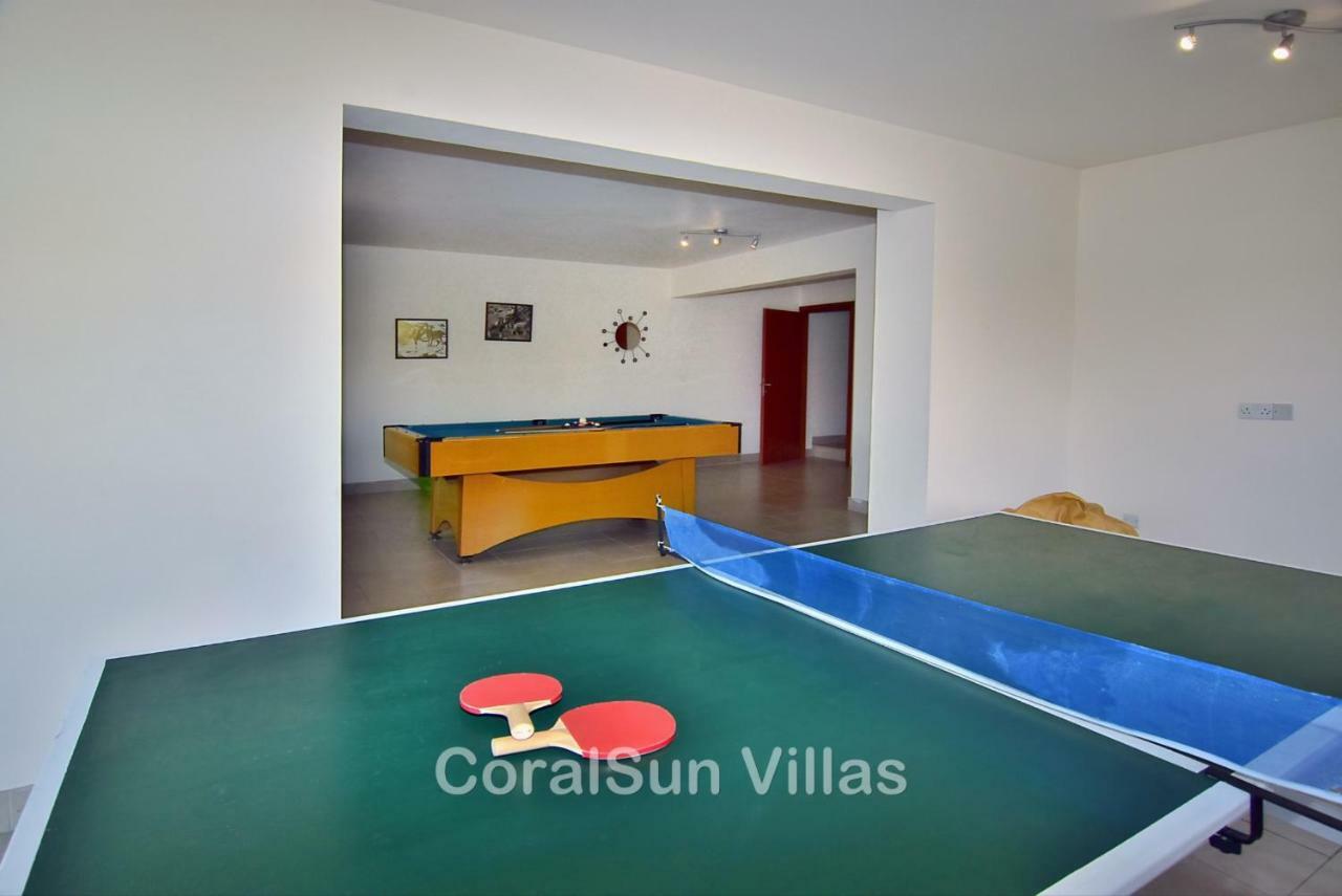 Amazing Luxury Villa, In Paphos, Extremely Large Pool. Jacuzzi, Gym, Games *