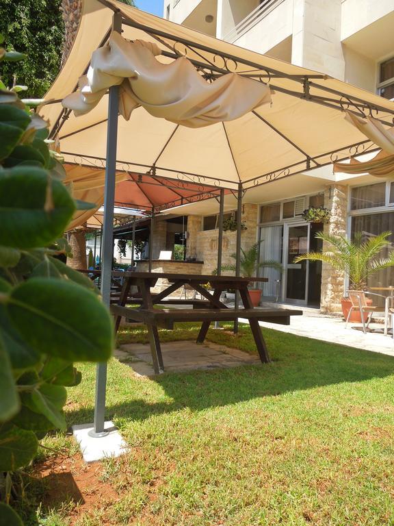 Aparthotel Estella