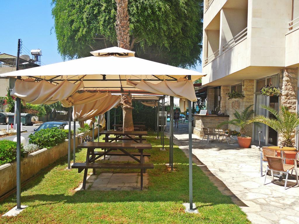 Aparthotel Estella 2*