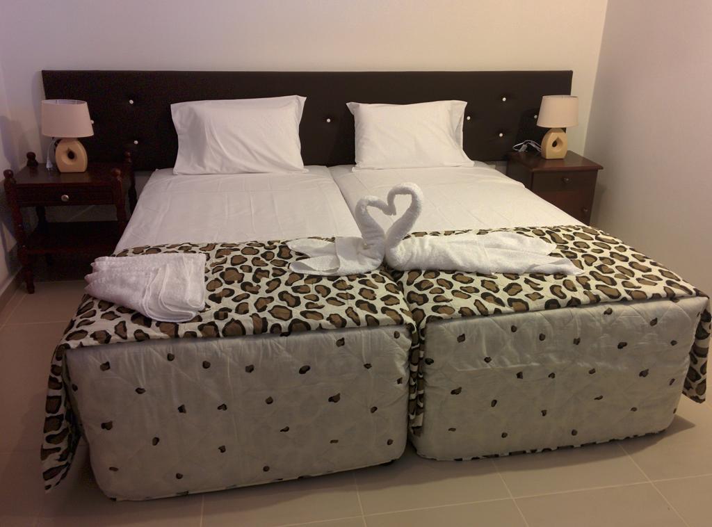 Zoe's Court 3*