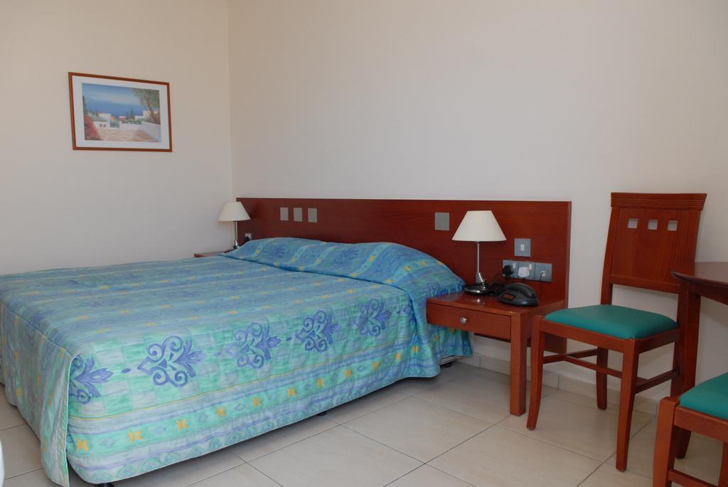 Hotel Iris Protaras