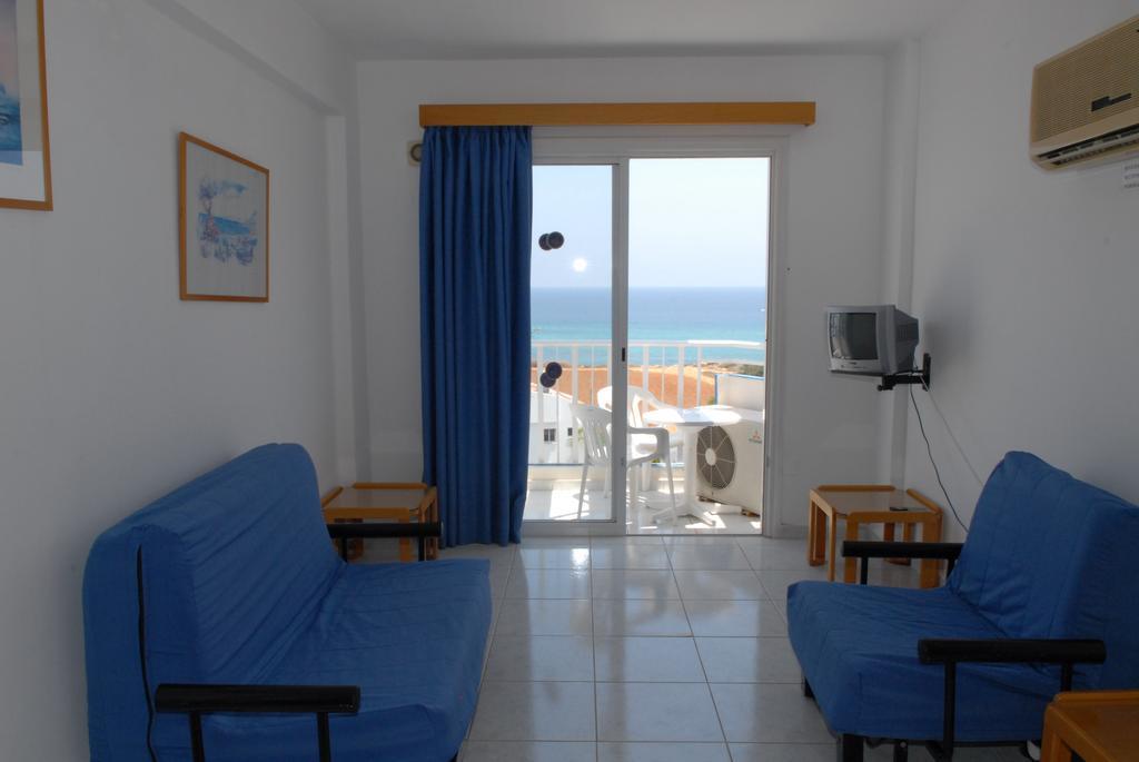 Aparthotel Maistros 2*