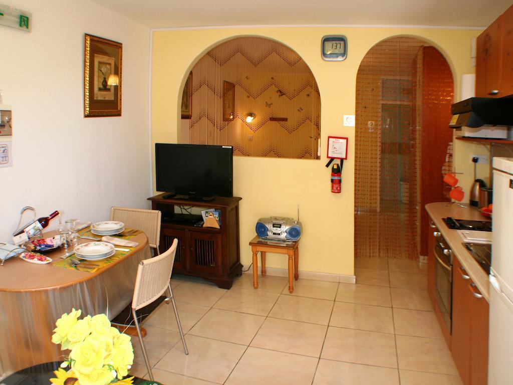 Apollonia 2*