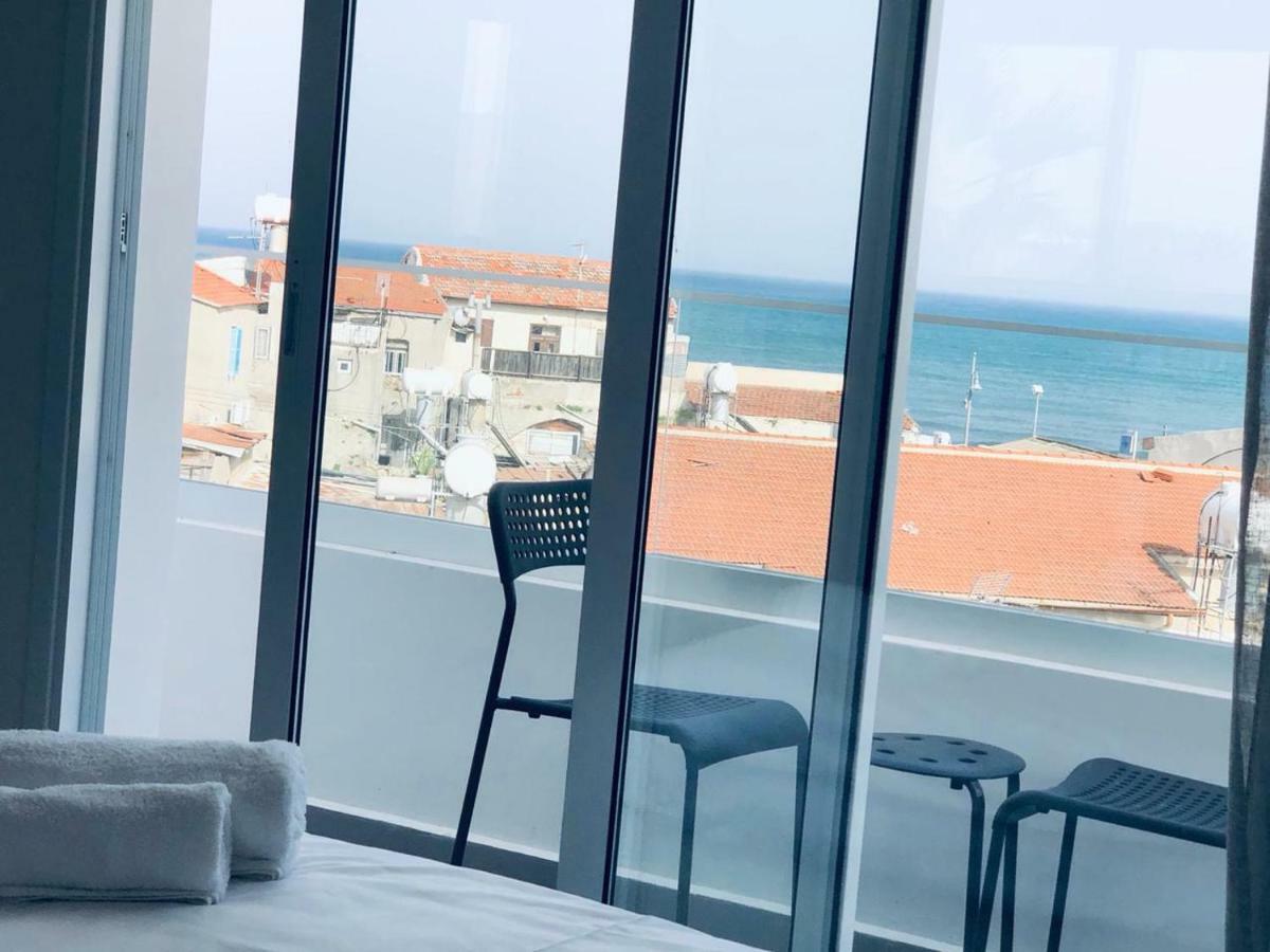 White 11 Aparthotel