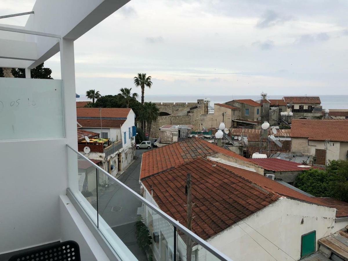 White 11 3* Larnaca