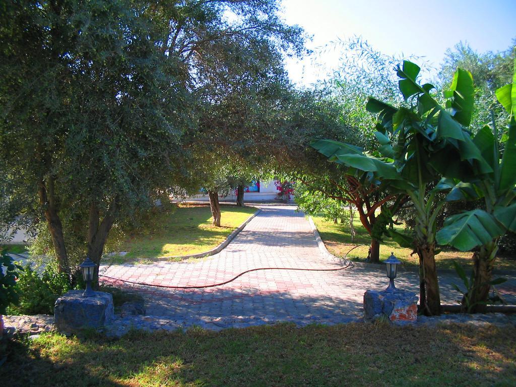 Hotel Bare Hill Village