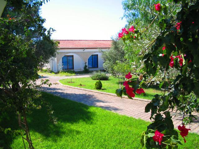 Hotel Bare Hill Village 2*