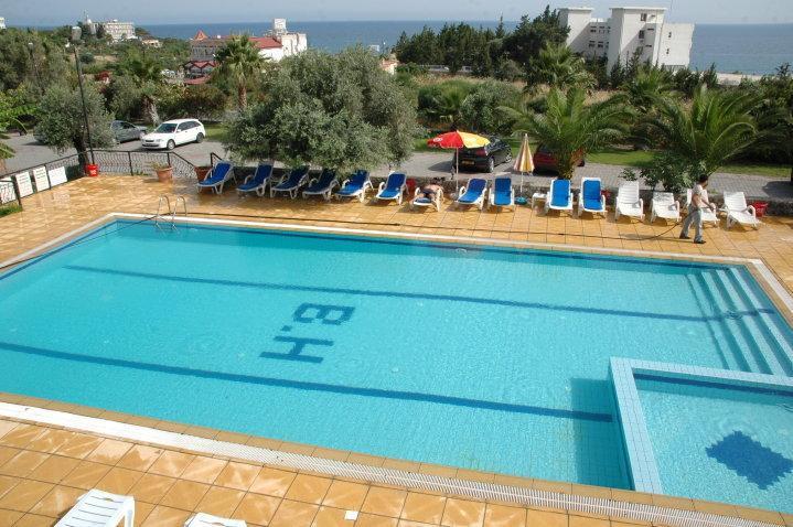 Hotel Bare Hill Village