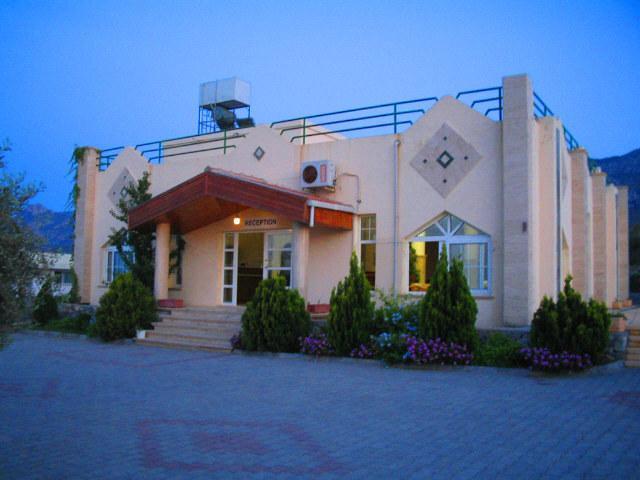 Hotel Bare Hill Village 2*