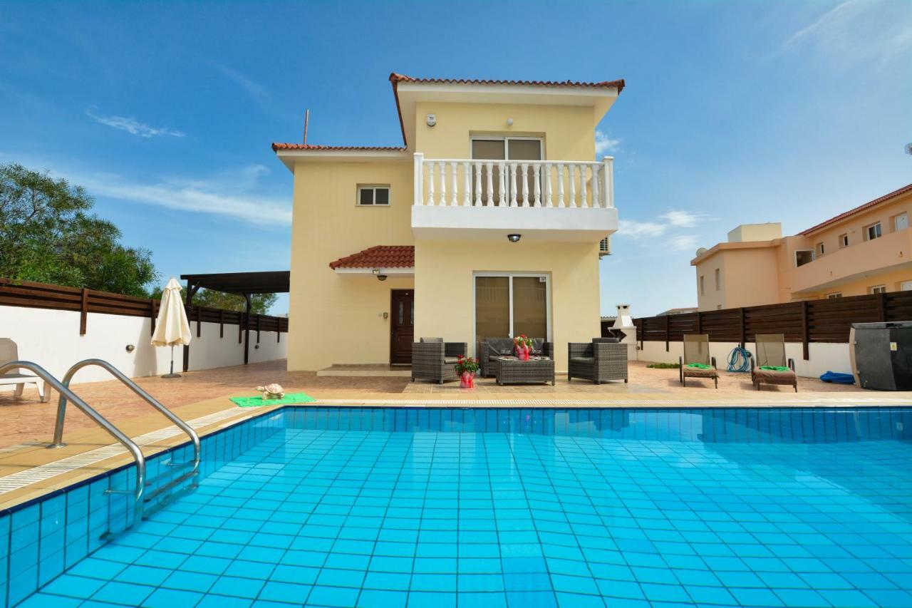 Villa Nissi Crystal *