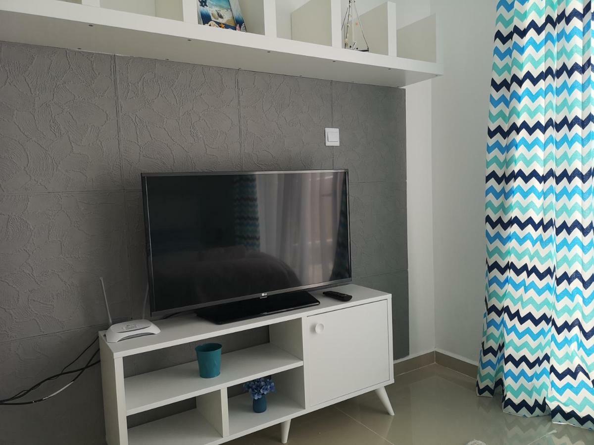 Deluxe Seaside Apartment Trikomo