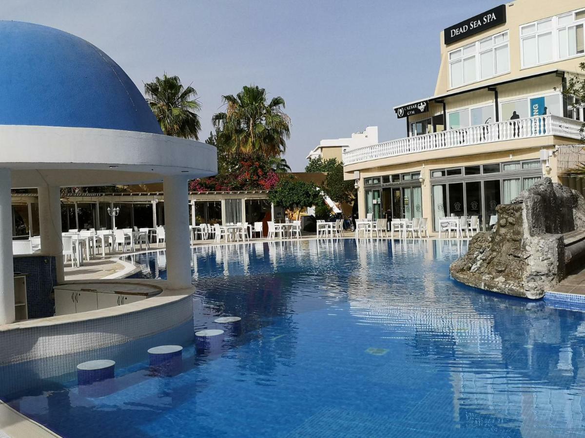 Deluxe Seaside