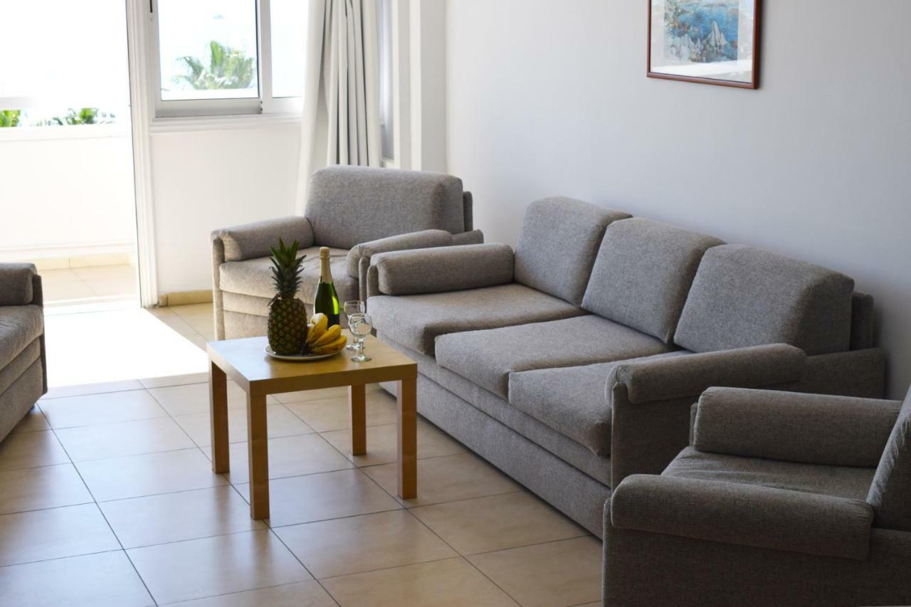 Sun Hall Aparthotel Lárnaca
