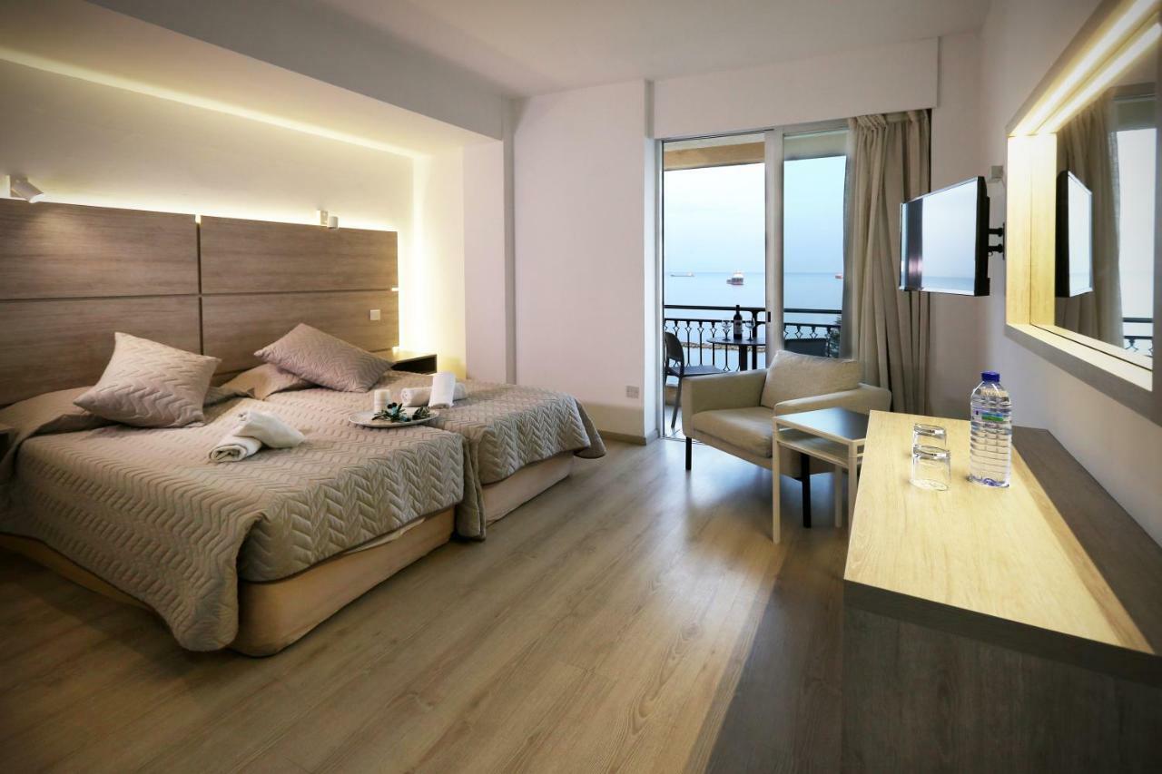 Aparthotel Pier 2*