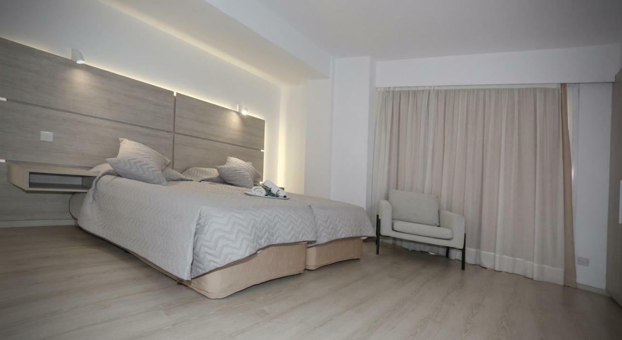 Pier Aparthotel
