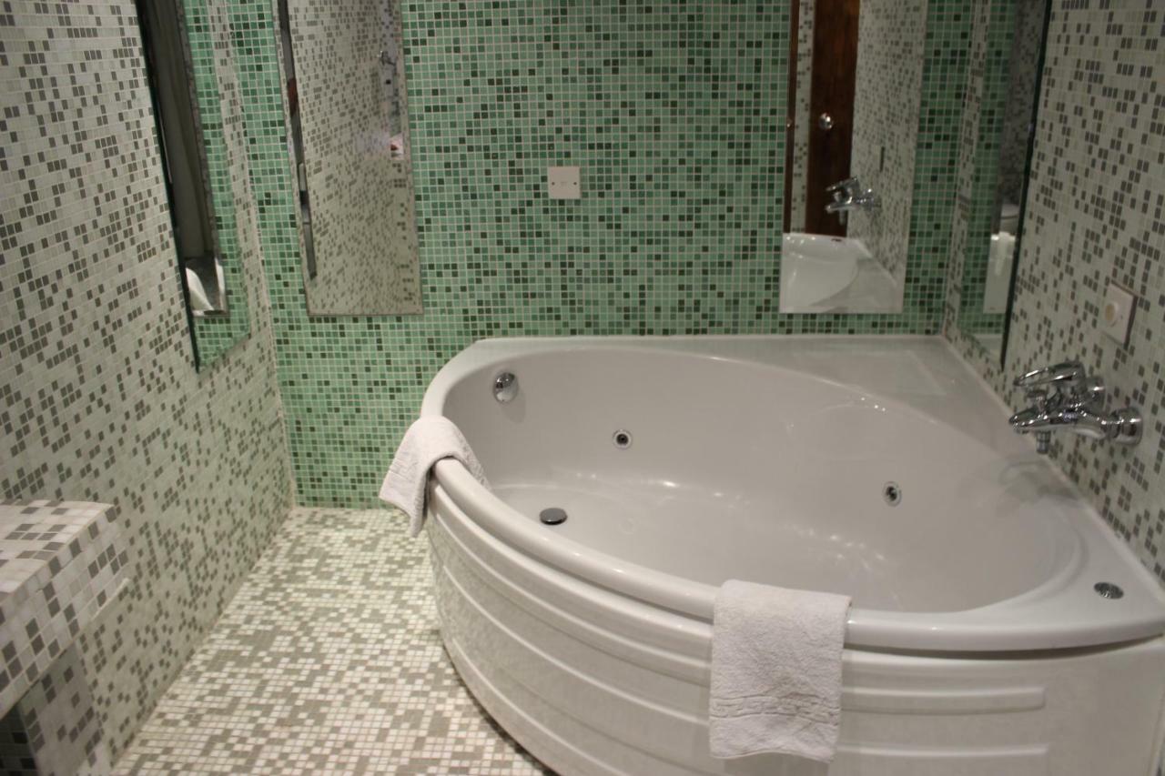 Europa Plaza Hotel 3*