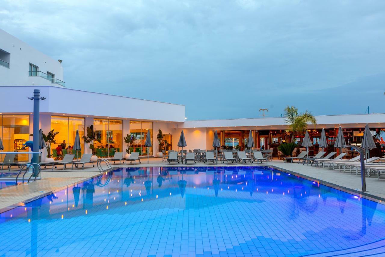 Hotel Limanaki & 4*