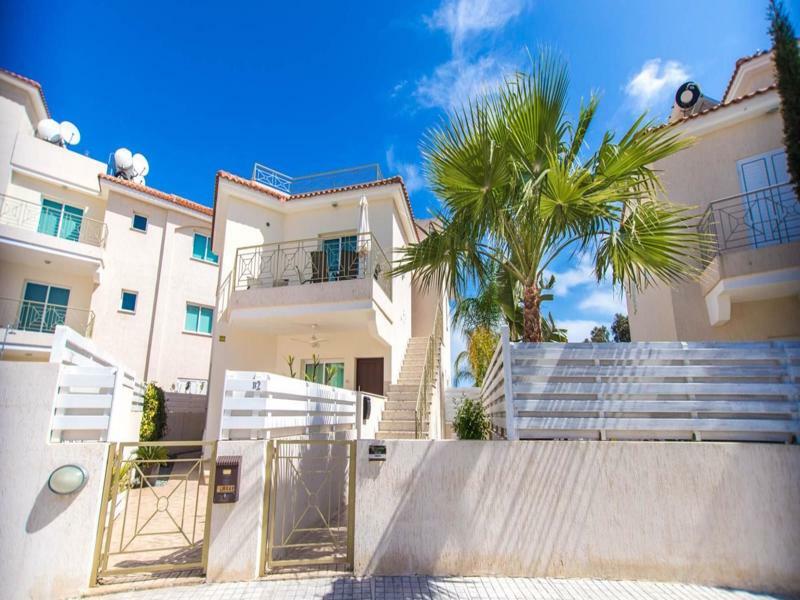 Oceanview Luxury 175 Pernera