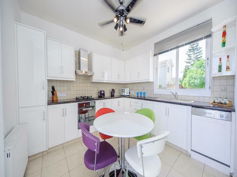 Oceanview Luxury 113 Apartment Pernera
