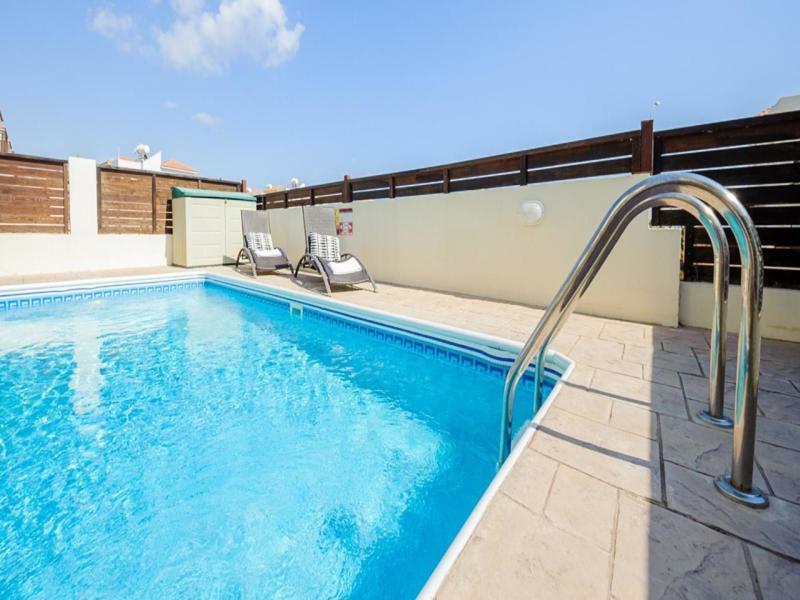Oceanview Luxury 073 *