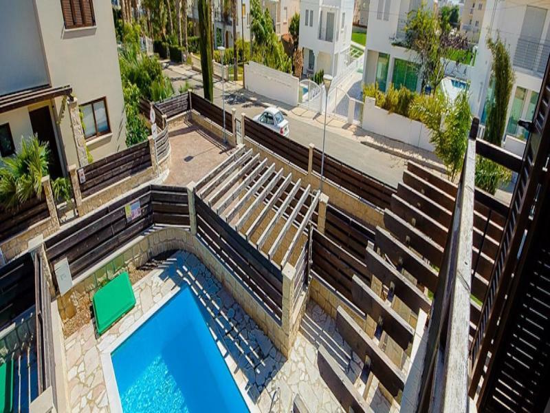 Villa Rent Private 010
