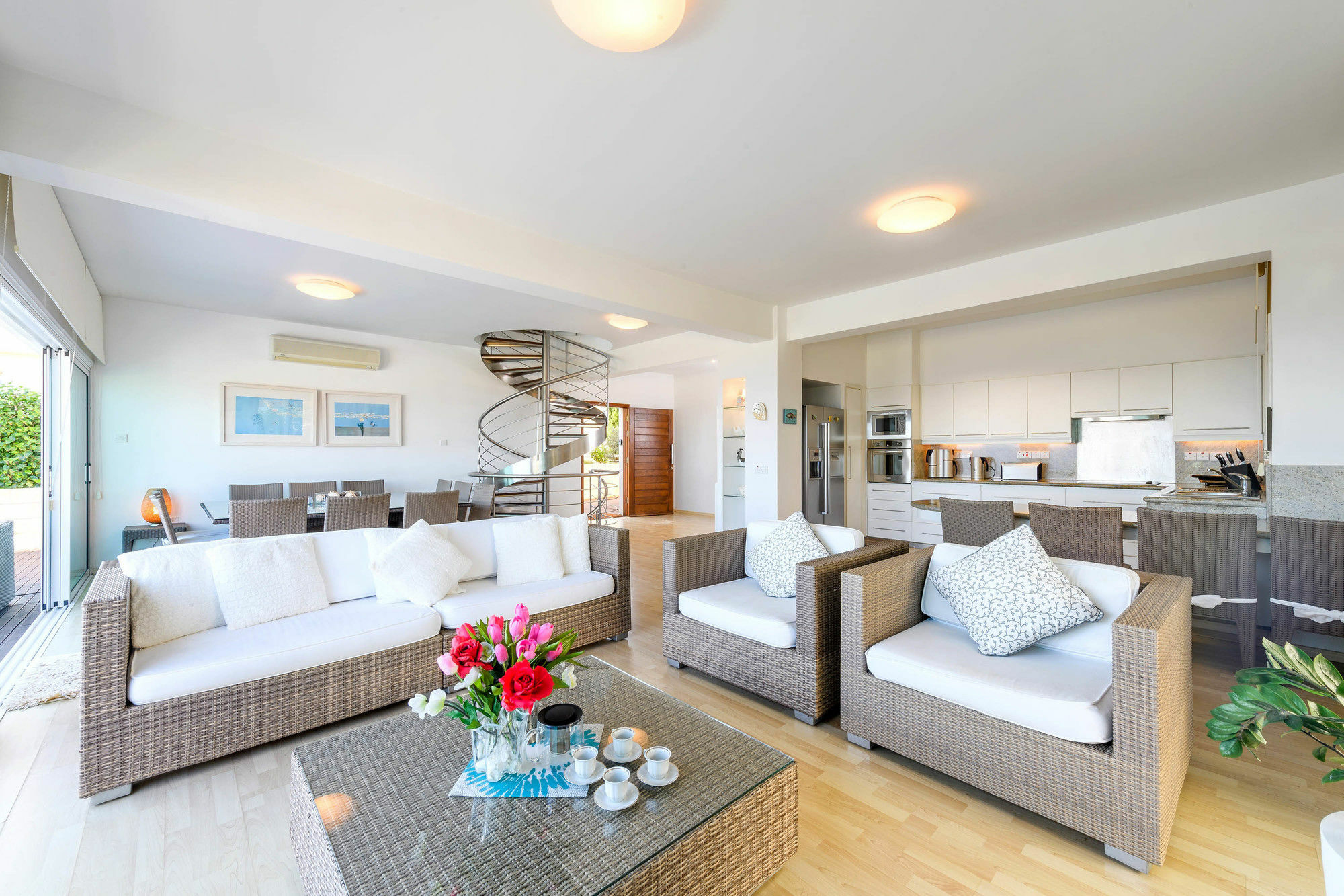 Leonies By The Sea Villa *