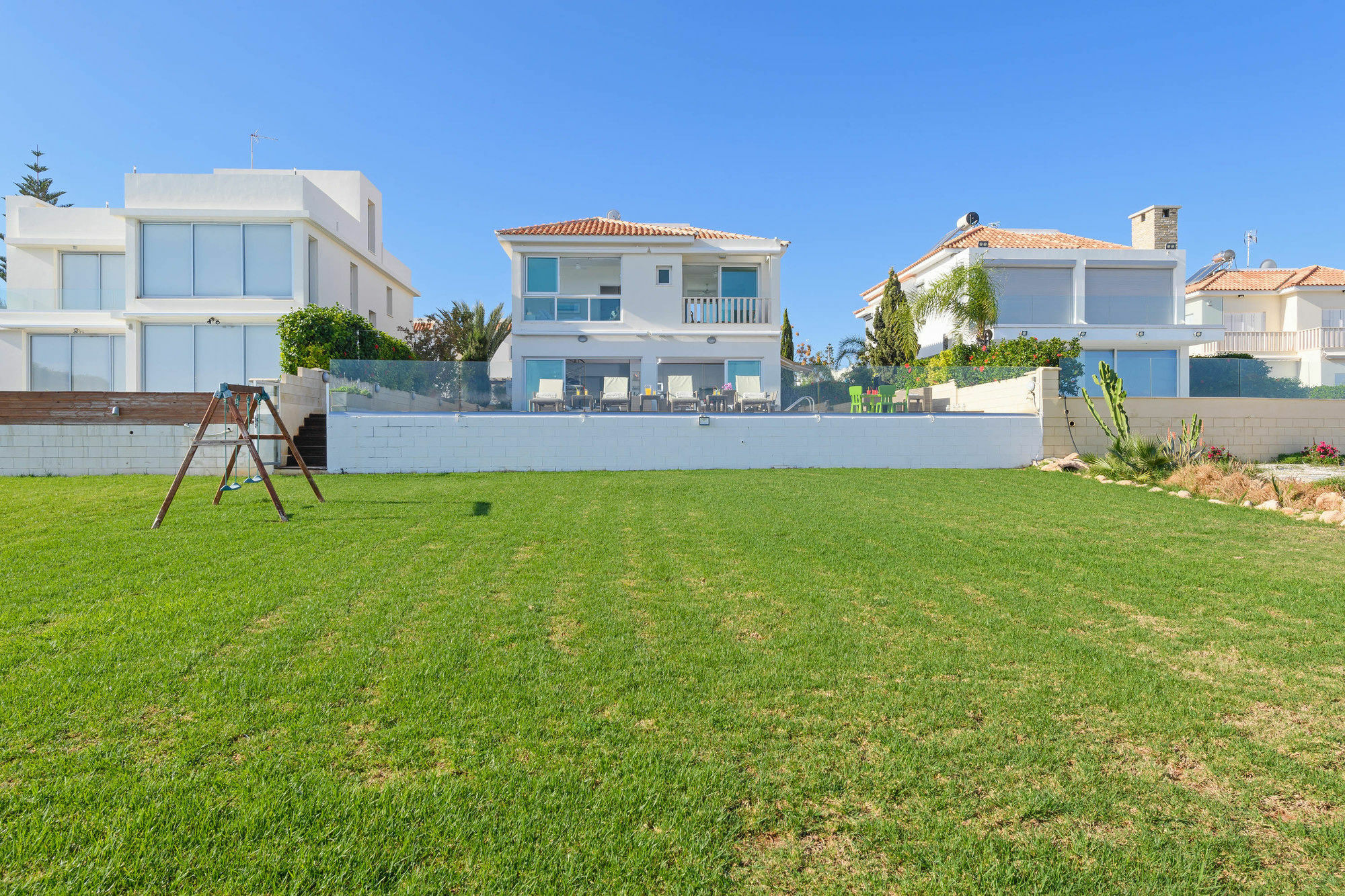 Villa Leonies By The Sea Protaras
