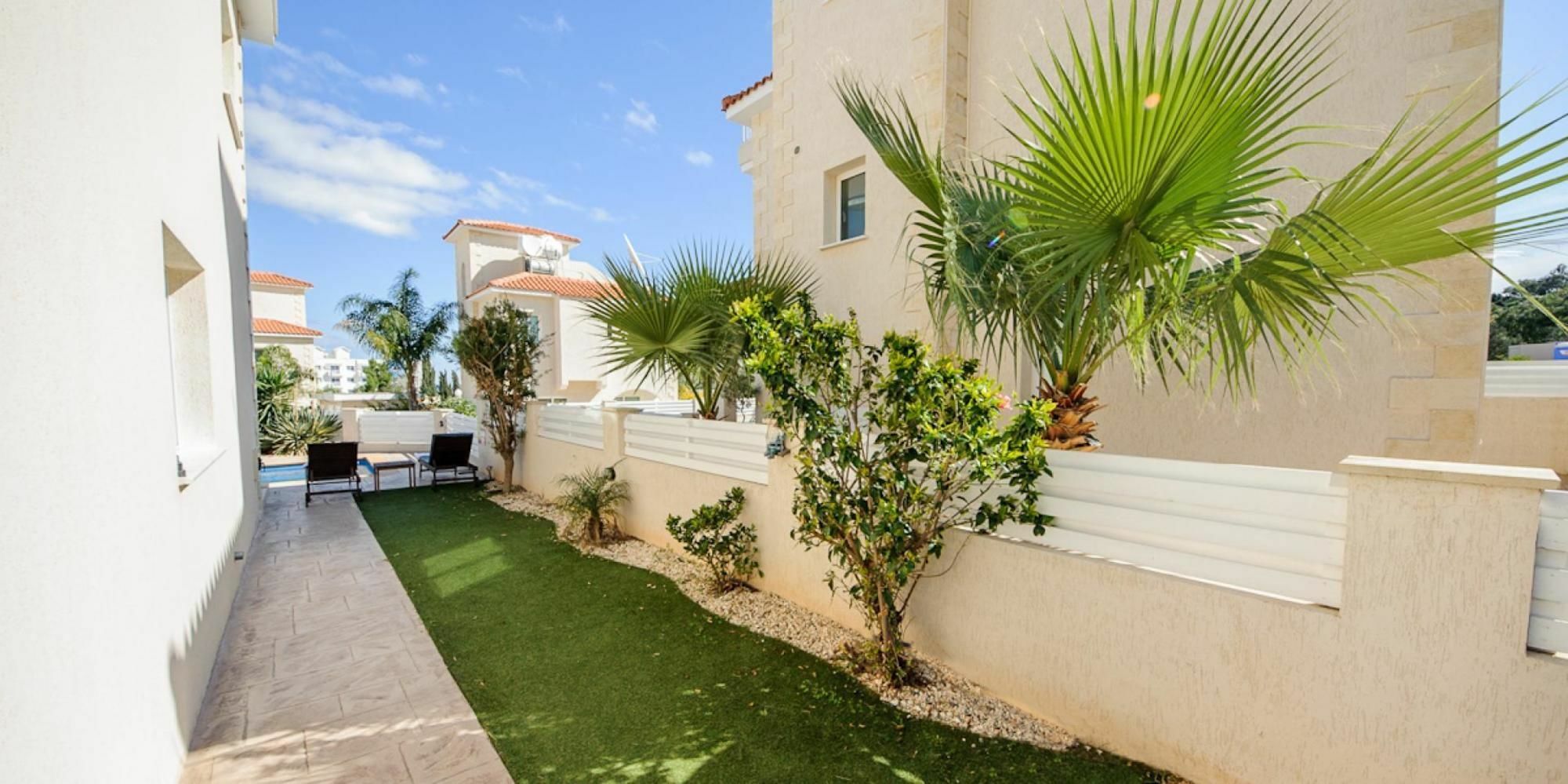 045 Villa Protaras